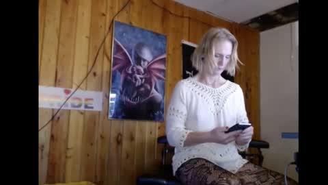 Jamie Bottoms online show from 12-19-25, 02:02