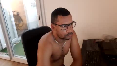 Snapshot of jamielonnas chatting on 01-11-26, 05:12 Jamie Lonnas online show from 01-11-26, 05:12