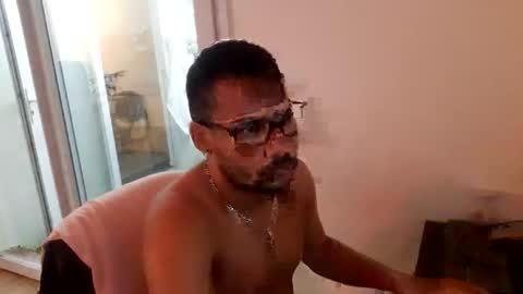 Snapshot of jamielonnas chatting on 02-03-26, 06:40 Jamie Lonnas online show from 02-03-26, 06:40