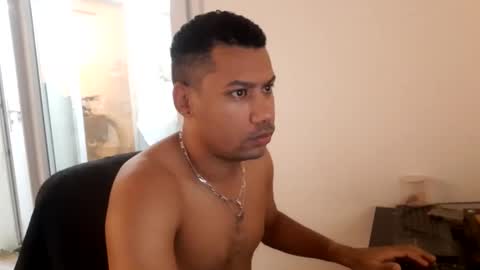 Snapshot of jamielonnas chatting on 02-25-26, 06:45 Jamie Lonnas online show from 02-25-26, 06:45