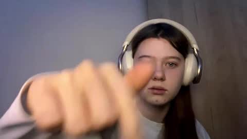 Snapshot of jamilaballensky chatting on 12-18-25, 05:52 Annnnnnaaa online show from 12-18-25, 05:52