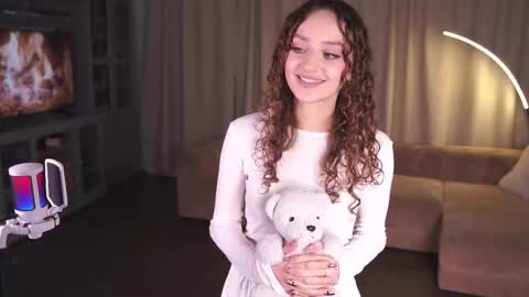 Snapshot of jamilastoots chatting on 10-28-25, 11:47 Jamilla online show from 10-28-25, 11:47