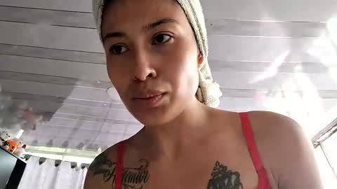 janariivera1 online show from 10-31-25, 06:42