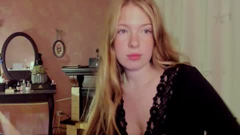 Snapshot of jane_and_star chatting on 10-10-25, 07:35 Star online show from 10-10-25, 07:35