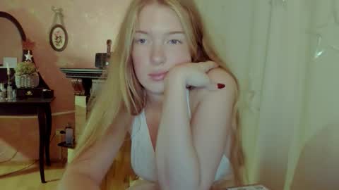 Snapshot of jane_and_star chatting on 10-25-25, 09:31 Star online show from 10-25-25, 09:31