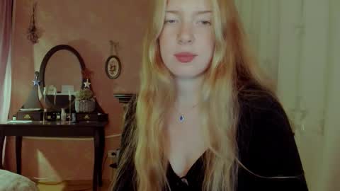 Snapshot of jane_and_star chatting on 10-29-25, 10:00 Star online show from 10-29-25, 10:00