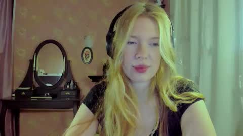 Snapshot of jane_and_star chatting on 11-17-25, 10:48 Star online show from 11-17-25, 10:48