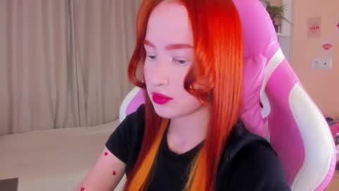 Snapshot of jane_mendezz chatting on 12-17-25, 06:47 Mary Jane online show from 12-17-25, 06:47