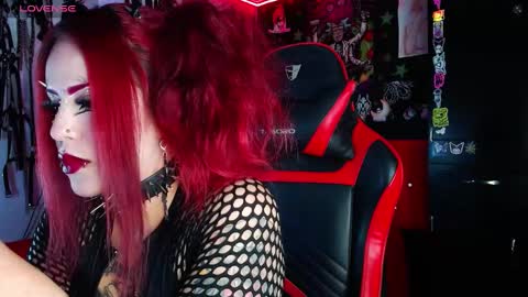 Snapshot of janna_ink chatting on 01-07-25, 11:24 online show from 01-07-25, 11:24