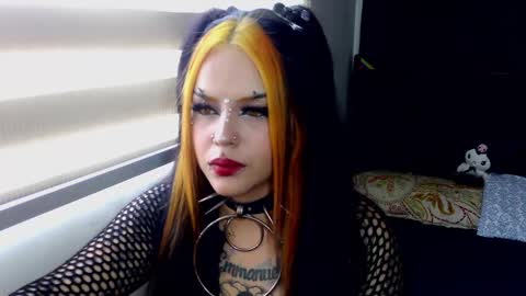 Snapshot of janna_ink chatting on 02-07-25, 08:42 online show from 02-07-25, 08:42