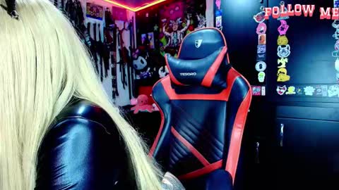 Snapshot of janna_ink chatting on 11-14-25, 11:46 online show from 11-14-25, 11:46