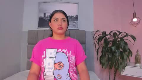 Snapshot of janna_lopezz chatting on 11-12-25, 10:48 Janna online show from 11-12-25, 10:48