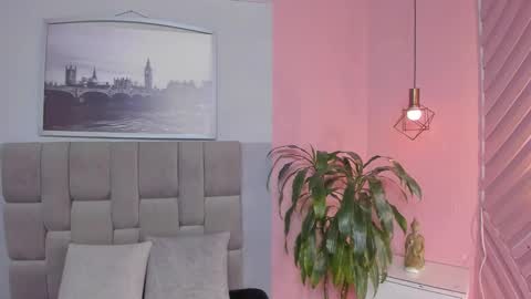 Snapshot of janna_lopezz chatting on 12-16-25, 10:53 Janna online show from 12-16-25, 10:53