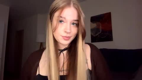 Snapshot of janniekeneipp chatting on 10-17-25, 05:15 Janni online show from 10-17-25, 05:15