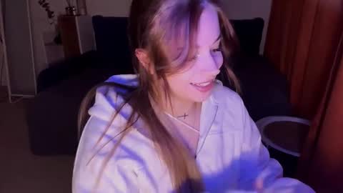 Snapshot of janniekeneipp chatting on 10-24-25, 11:01 Janni online show from 10-24-25, 11:01