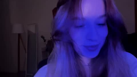 Snapshot of janniekeneipp chatting on 10-27-25, 06:45 Janni online show from 10-27-25, 06:45