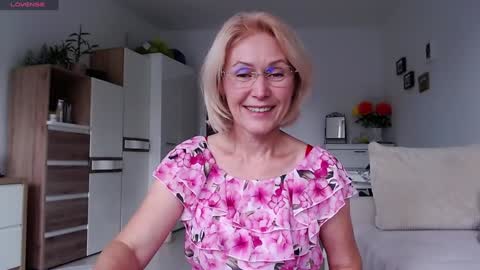 Jasmin room for people 40 online show from 09-30-25, 01:38