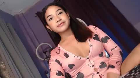 Snapshot of jasmine_arousal chatting on 09-18-25, 12:01 JASMINE online show from 09-18-25, 12:01