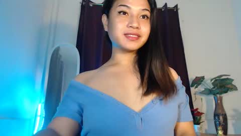 Snapshot of jasmine_arousal chatting on 11-05-25, 03:17 JASMINE online show from 11-05-25, 03:17