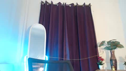 Snapshot of jasmine_arousal chatting on 11-13-25, 01:43 JASMINE online show from 11-13-25, 01:43