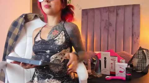 Snapshot of jasmine_wolf chatting on 09-17-25, 03:41 jasmine_wolf online show from 09-17-25, 03:41