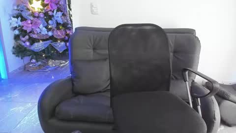 Snapshot of jasper__jones chatting on 12-25-24, 12:15 JASPER JONES online show from 12-25-24, 12:15