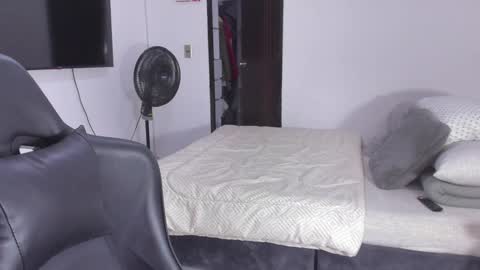 JBrooksXx online show from 01-31-25, 09:37