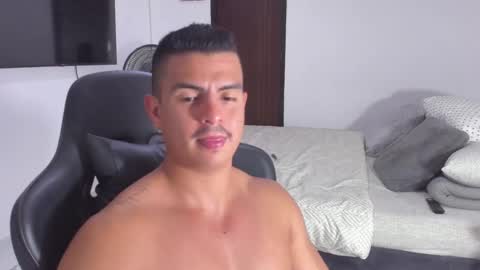 JBrooksXx online show from 02-01-25, 04:03