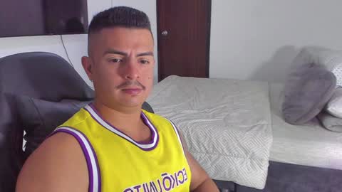 JBrooksXx online show from 02-05-25, 07:31