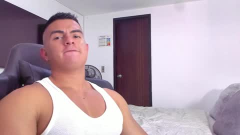 JBrooksXx online show from 03-10-25, 04:25