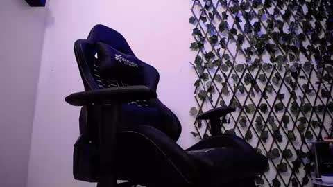 JKing  online show from 03-05-26, 05:09