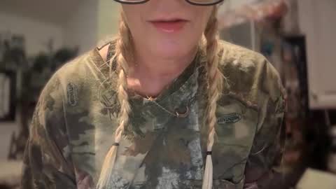 Snapshot of javlovesu chatting on 11-27-25, 10:28 JAV online show from 11-27-25, 10:28