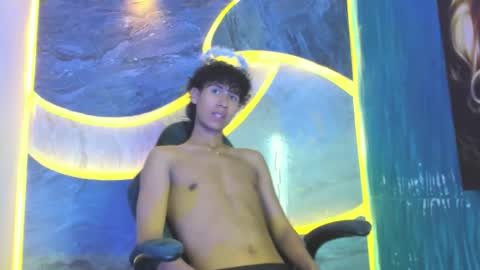 Snapshot of javy_hot chatting on 11-21-25, 09:35 javy_hot online show from 11-21-25, 09:35