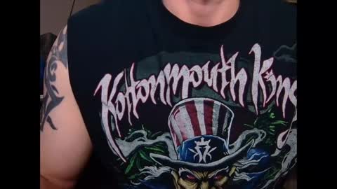 Snapshot of jaxjohnson12 chatting on 11-18-25, 05:17 jaxjohnson12 online show from 11-18-25, 05:17