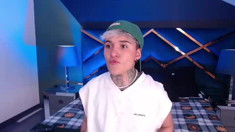 Snapshot of jaxwolf_ chatting on 12-17-25, 03:34 JAX online show from 12-17-25, 03:34