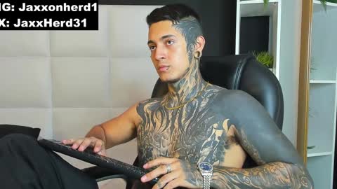 Snapshot of jaxxxonherd chatting on 12-02-24, 01:46 Michael online show from 12-02-24, 01:46
