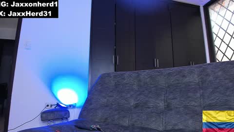 Snapshot of jaxxxonherd chatting on 01-03-25, 08:01 Michael online show from 01-03-25, 08:01
