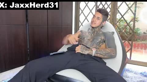 Snapshot of jaxxxonherd chatting on 02-05-25, 04:58 Michael online show from 02-05-25, 04:58
