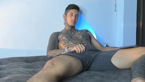 Snapshot of jaxxxonherd chatting on 02-21-25, 06:59 Michael online show from 02-21-25, 06:59