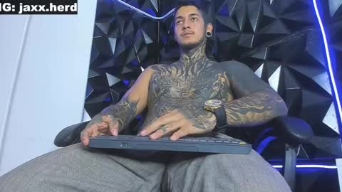 Snapshot of jaxxxonherd chatting on 09-17-25, 11:45 Michael online show from 09-17-25, 11:45