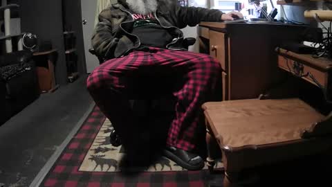 Grand Zaddy or Jay its casual online show from 11-18-25, 01:22