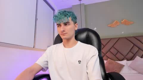jaydenvillalobos online show from 10-02-25, 12:23