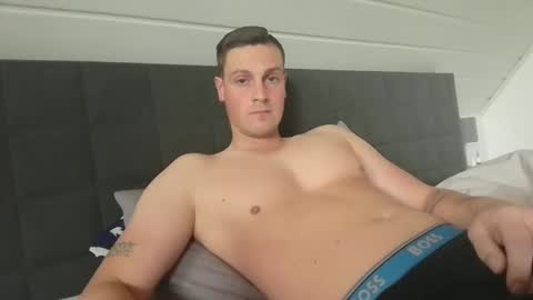 Snapshot of jayfex97 chatting on 10-19-25, 02:40 jayfex97 online show from 10-19-25, 02:40