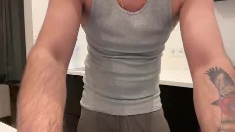 Snapshot of jayr640 chatting on 10-21-25, 07:03 SilentScorpio online show from 10-21-25, 07:03