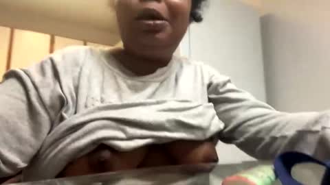 Snapshot of jccaramelbarbie12 chatting on 01-19-25, 04:14 JCCaramelbarbie online show from 01-19-25, 04:14