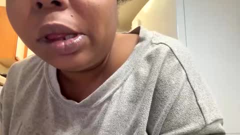 Snapshot of jccaramelbarbie12 chatting on 01-20-25, 06:43 JCCaramelbarbie online show from 01-20-25, 06:43