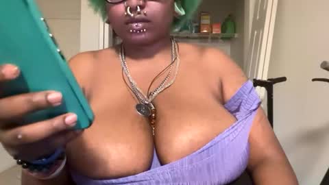 Snapshot of jdx00 chatting on 11-28-25, 11:29 jdx00 online show from 11-28-25, 11:29