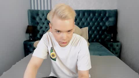 Snapshot of je_salvatore chatting on 03-04-26, 07:47 je_salvatore online show from 03-04-26, 07:47