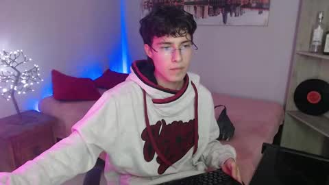 jeam_hot online show from 12-14-24, 07:57