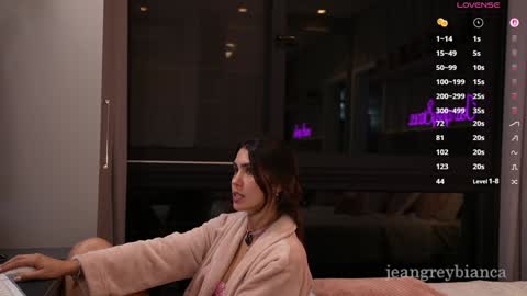 Bianca online show from 10-20-25, 07:47